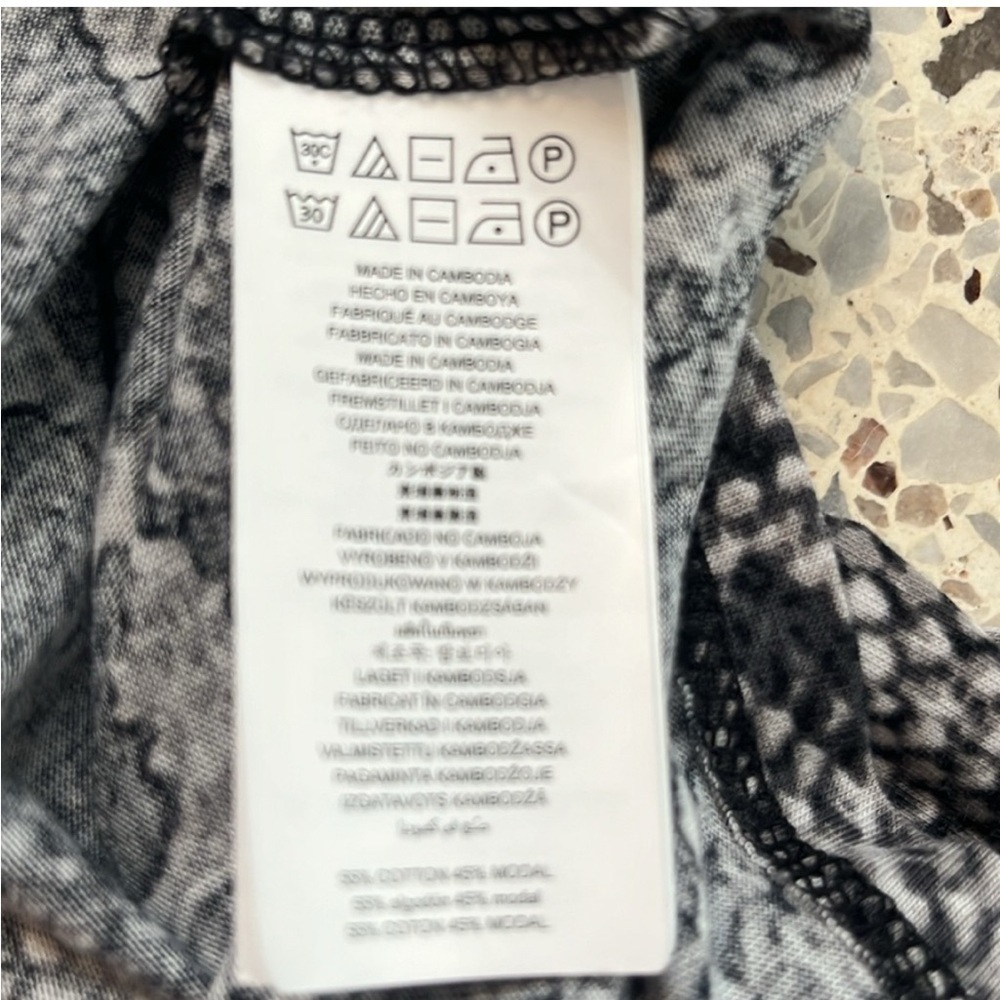 Michael Kors hooded snakeskin dress, size XS. Grey and black. Knit. - Picture 6 of 9